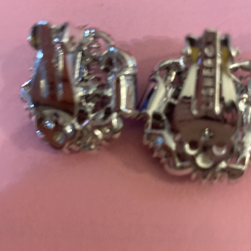 Vintage Lisner Rhinestone Earrings - Picture 4 of 8